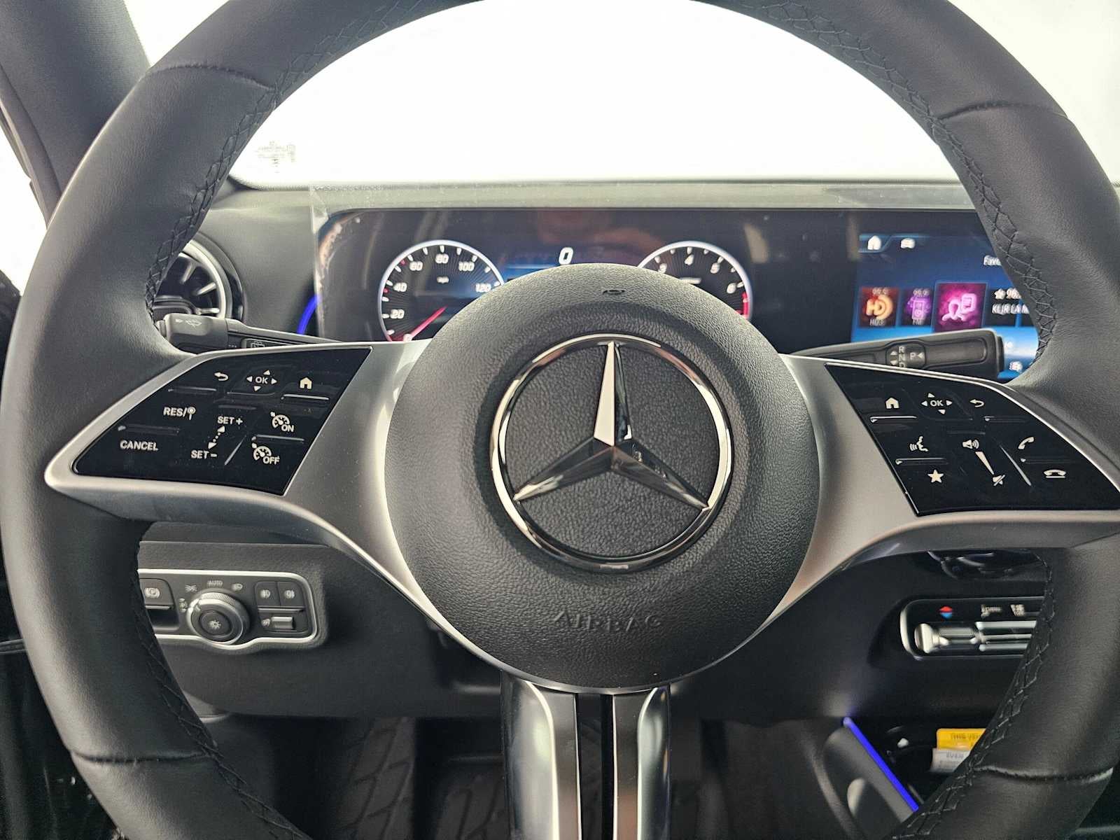 2026 Mercedes-Benz GLB 250 SUV