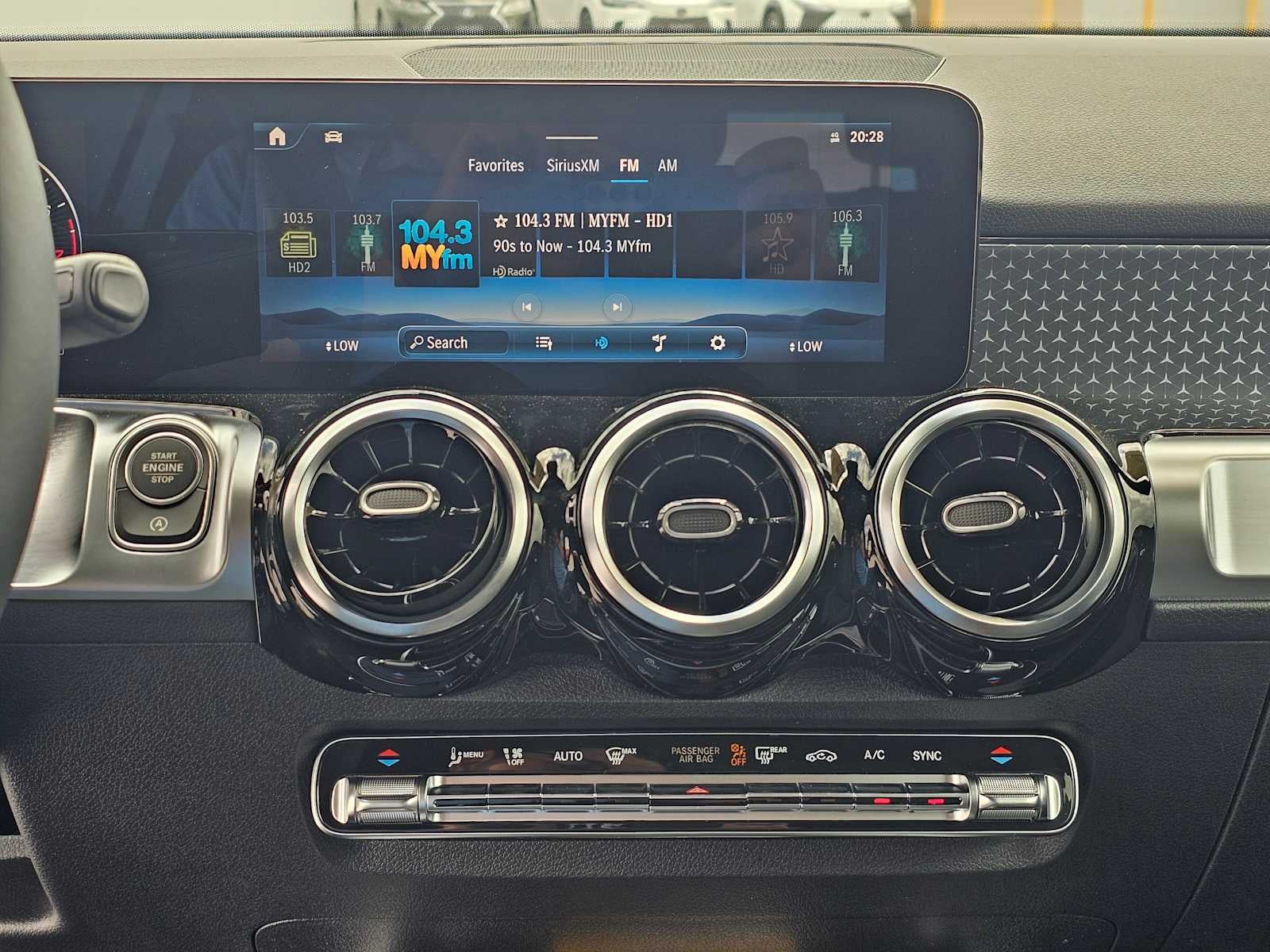 2026 Mercedes-Benz GLB 250 SUV