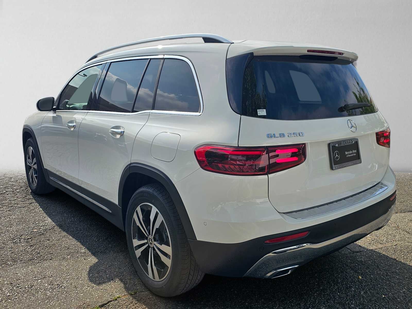 2026 Mercedes-Benz GLB 250 SUV