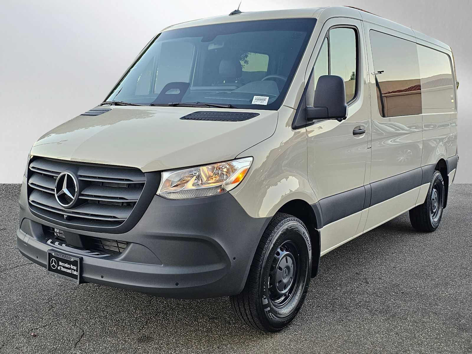 2025 Mercedes-Benz Sprinter 2500 Standard Roof I4 Diesel HO 144" RWD