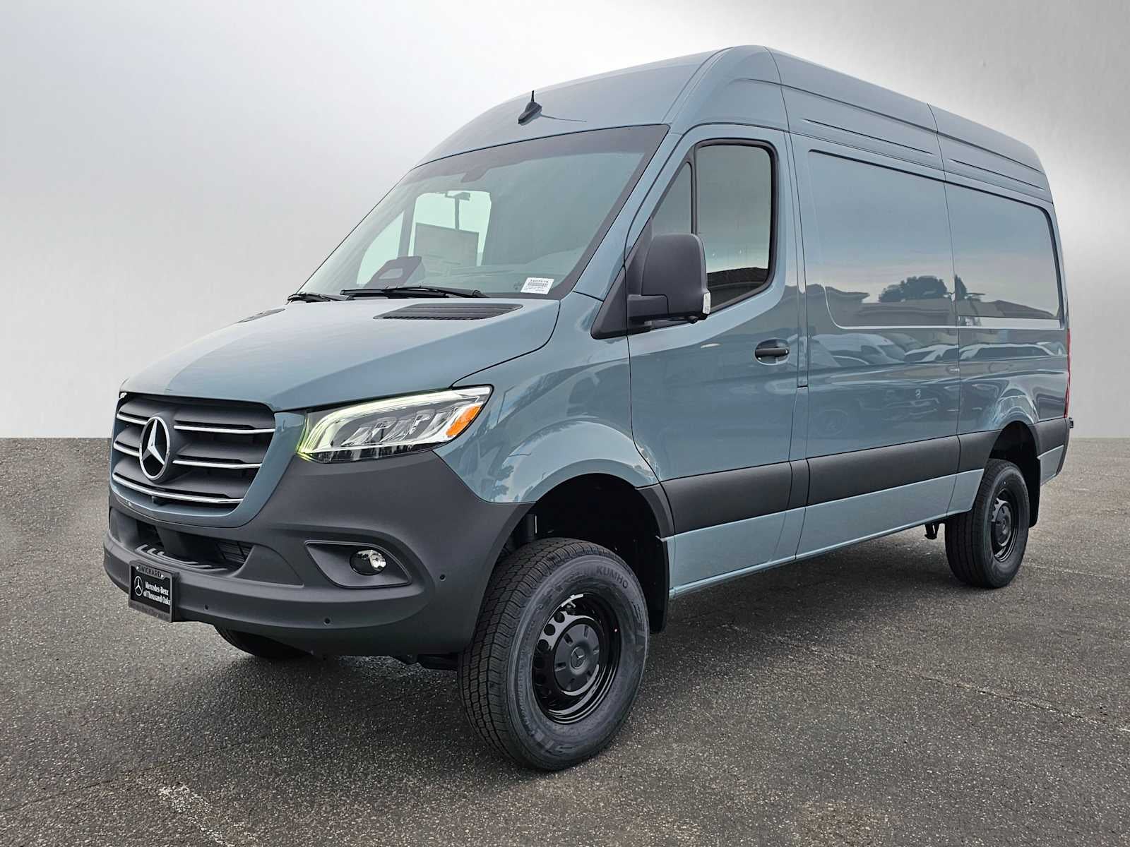 2026 Mercedes-Benz Sprinter 2500 Standard Roof I4 Diesel HO 144" AWD