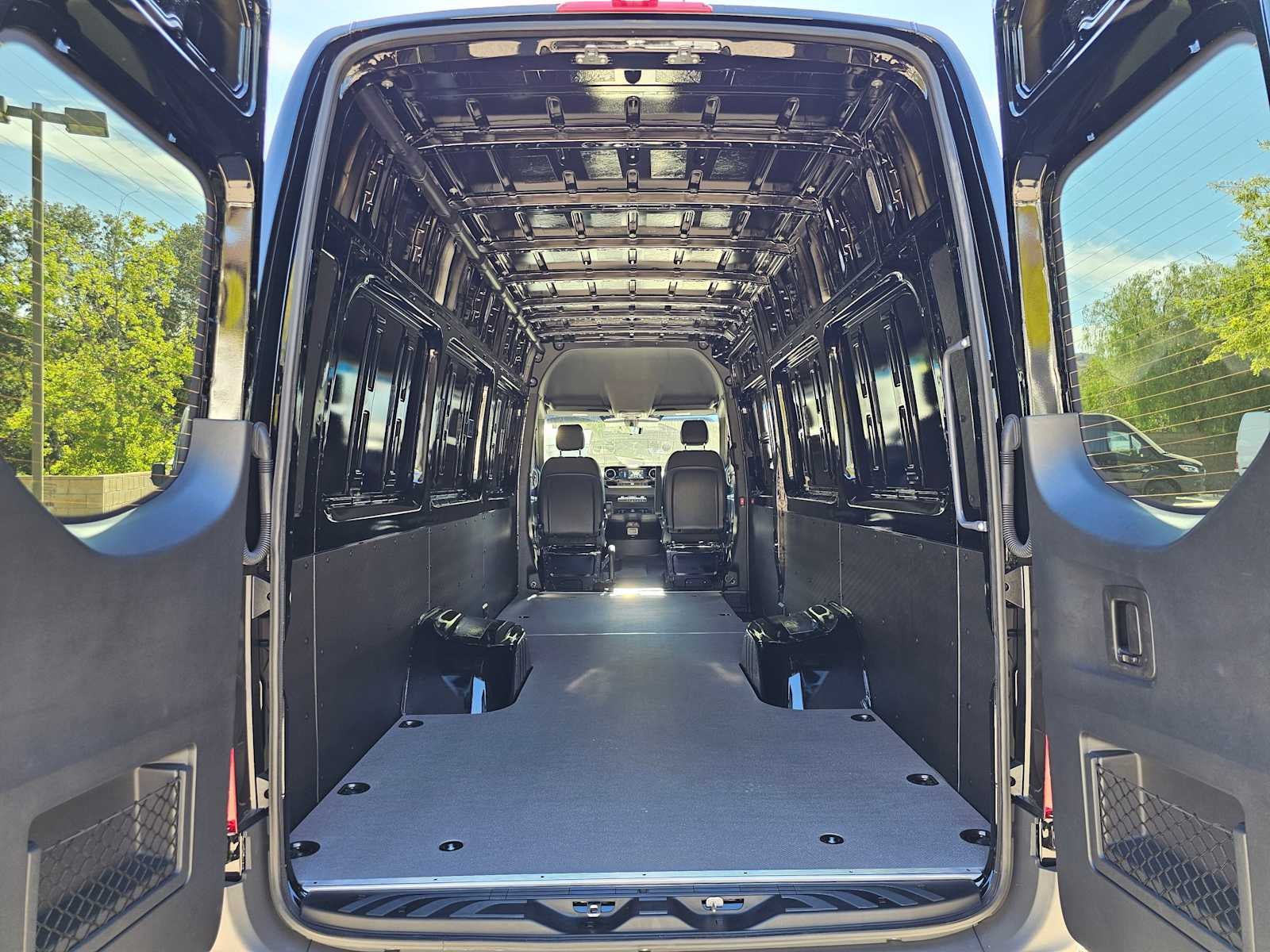 2025 Mercedes-Benz Sprinter 3500XD High Roof I4 Diesel HO 170" Extended RWD