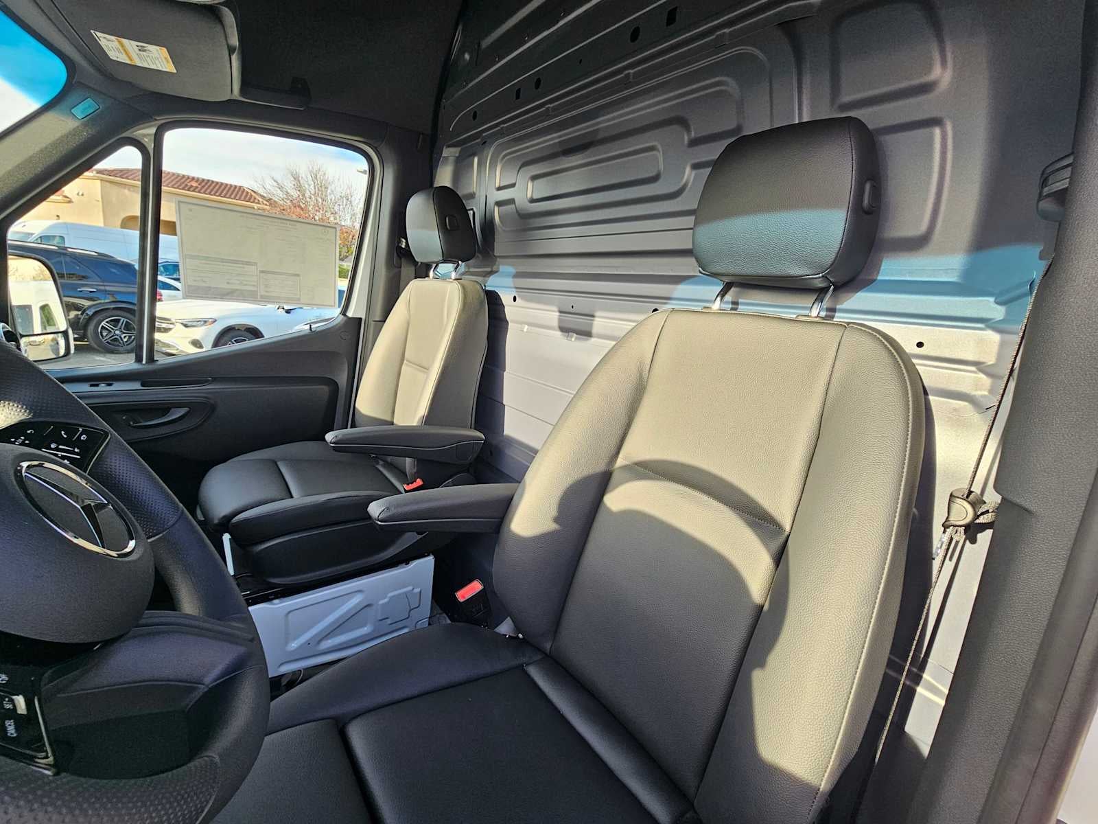 2025 Mercedes-Benz Sprinter 2500 Standard Roof I4 Diesel 144" RWD