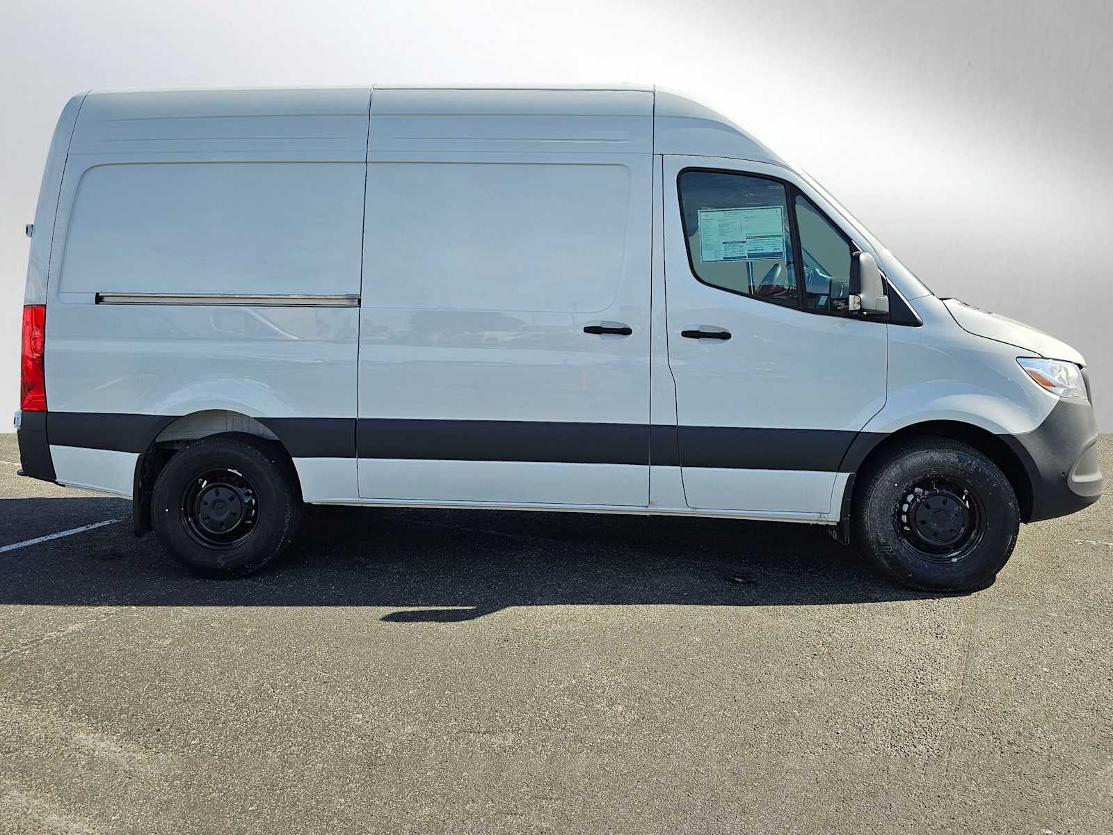 2026 Mercedes-Benz Sprinter 2500 Standard Roof I4 Diesel 144" RWD