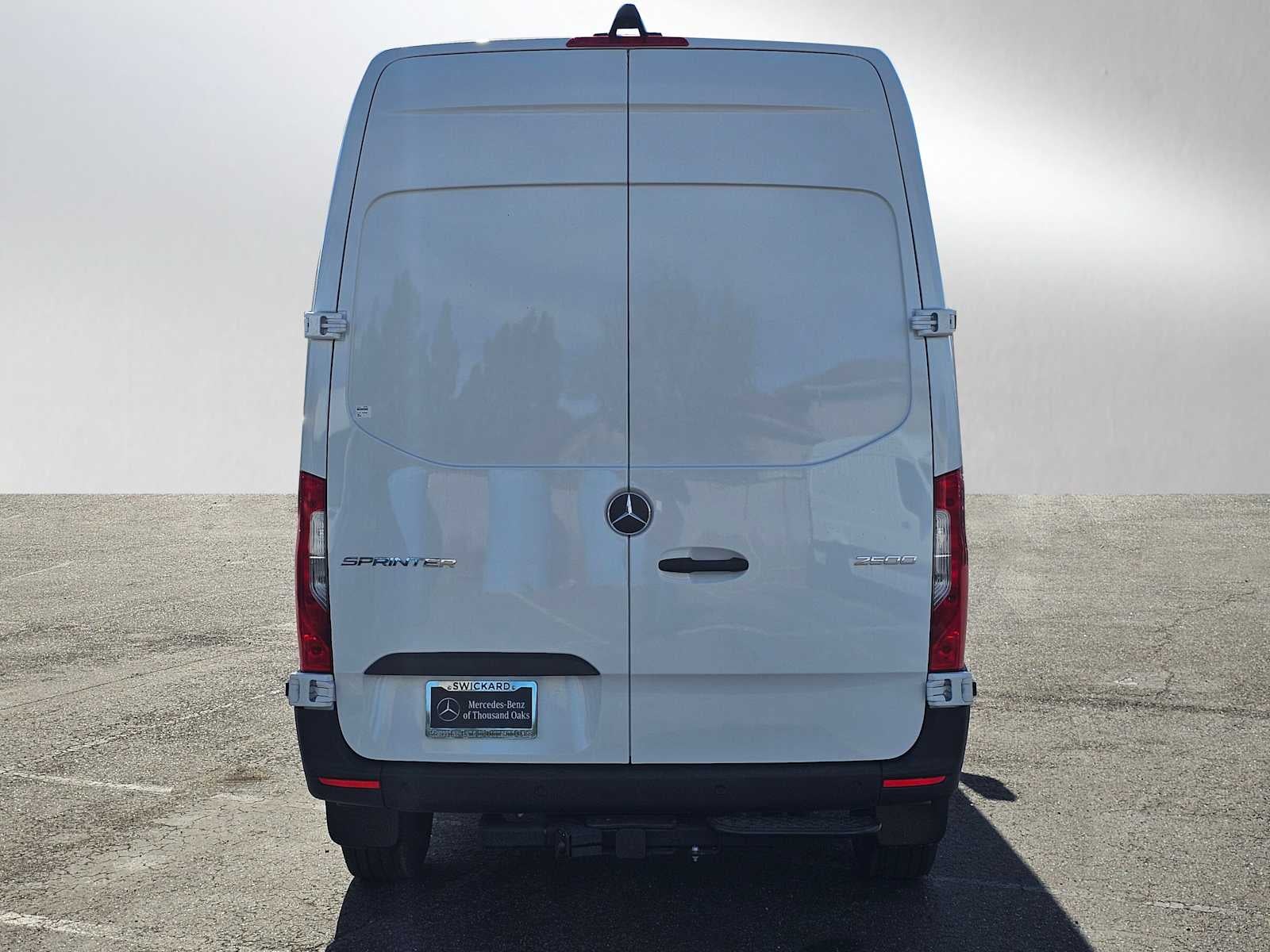 2026 Mercedes-Benz Sprinter 2500 Standard Roof I4 Diesel 144" RWD