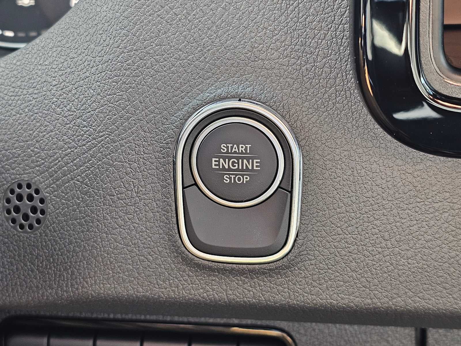 2026 Mercedes-Benz Sprinter 2500 Standard Roof I4 Diesel 144" RWD