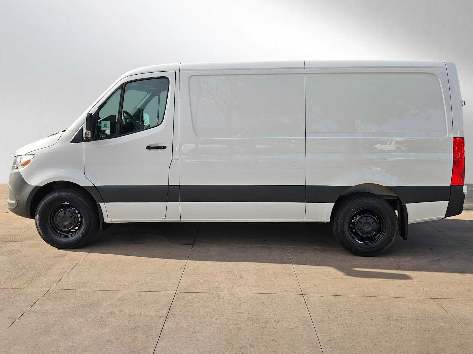 2026 Mercedes-Benz Sprinter 2500 Standard Roof I4 Diesel 144" RWD