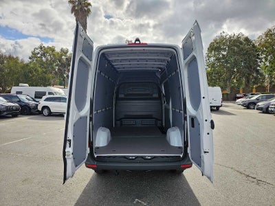 2025 Mercedes-Benz Sprinter 2500 Standard Roof I4 Diesel 144" RWD