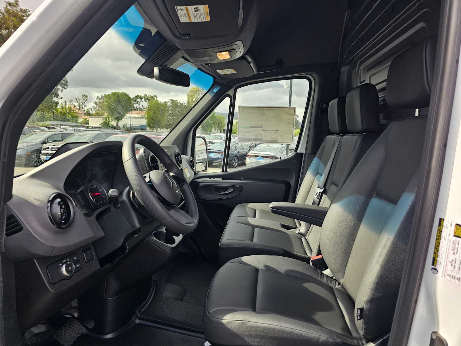 2025 Mercedes-Benz Sprinter 2500 Standard Roof I4 Diesel 144" RWD