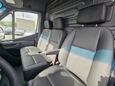 2025 Mercedes-Benz Sprinter 2500 Standard Roof I4 Diesel 144" RWD