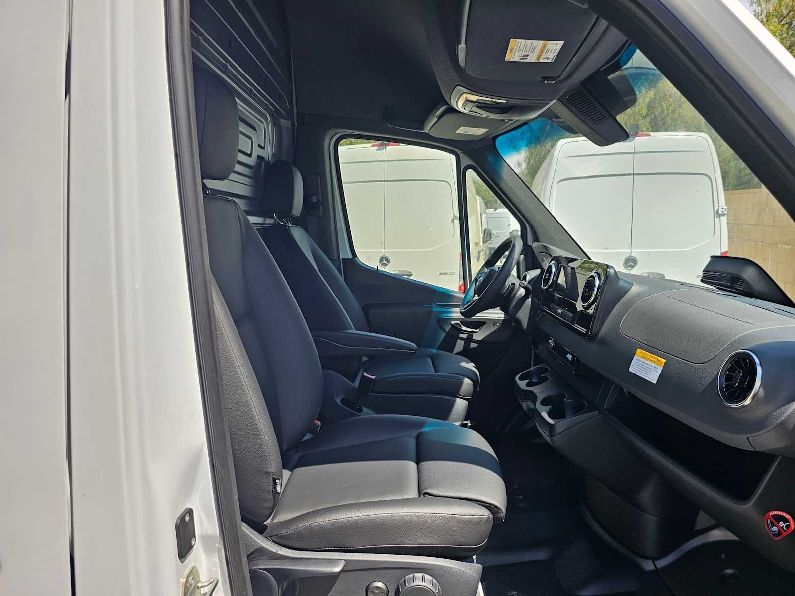 2025 Mercedes-Benz Sprinter 2500 Standard Roof I4 Diesel 144" RWD