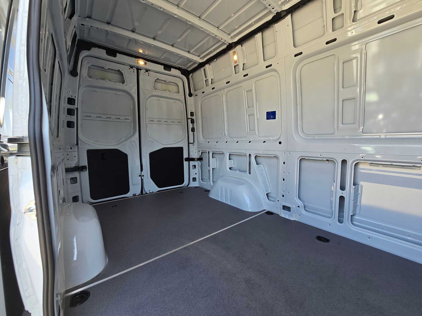 2025 Mercedes-Benz Sprinter 2500 Standard Roof I4 Diesel 144" RWD