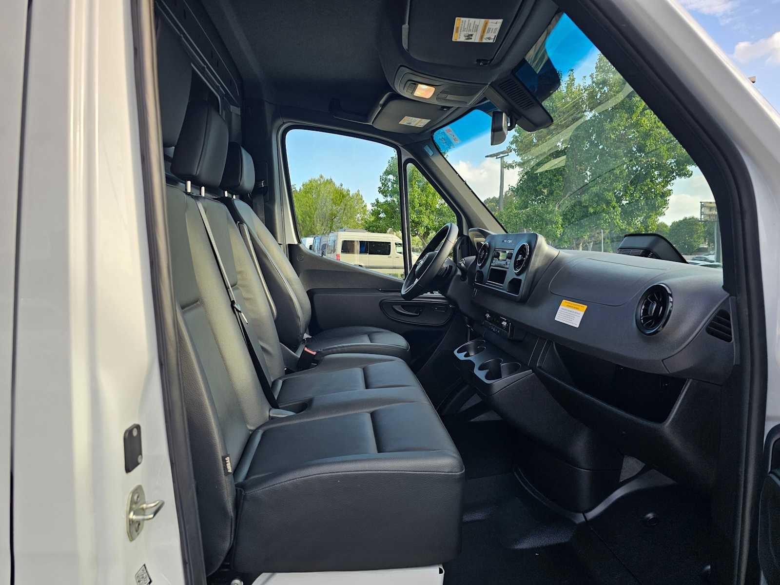 2025 Mercedes-Benz Sprinter 2500 Standard Roof I4 Diesel 144" RWD