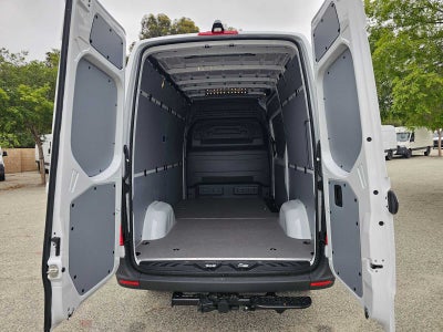 2025 Mercedes-Benz Sprinter 2500 Standard Roof I4 Diesel 144" RWD