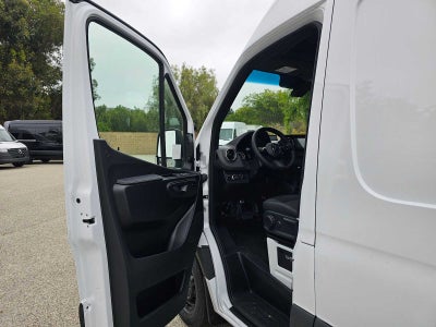2025 Mercedes-Benz Sprinter 2500 Standard Roof I4 Diesel 144" RWD