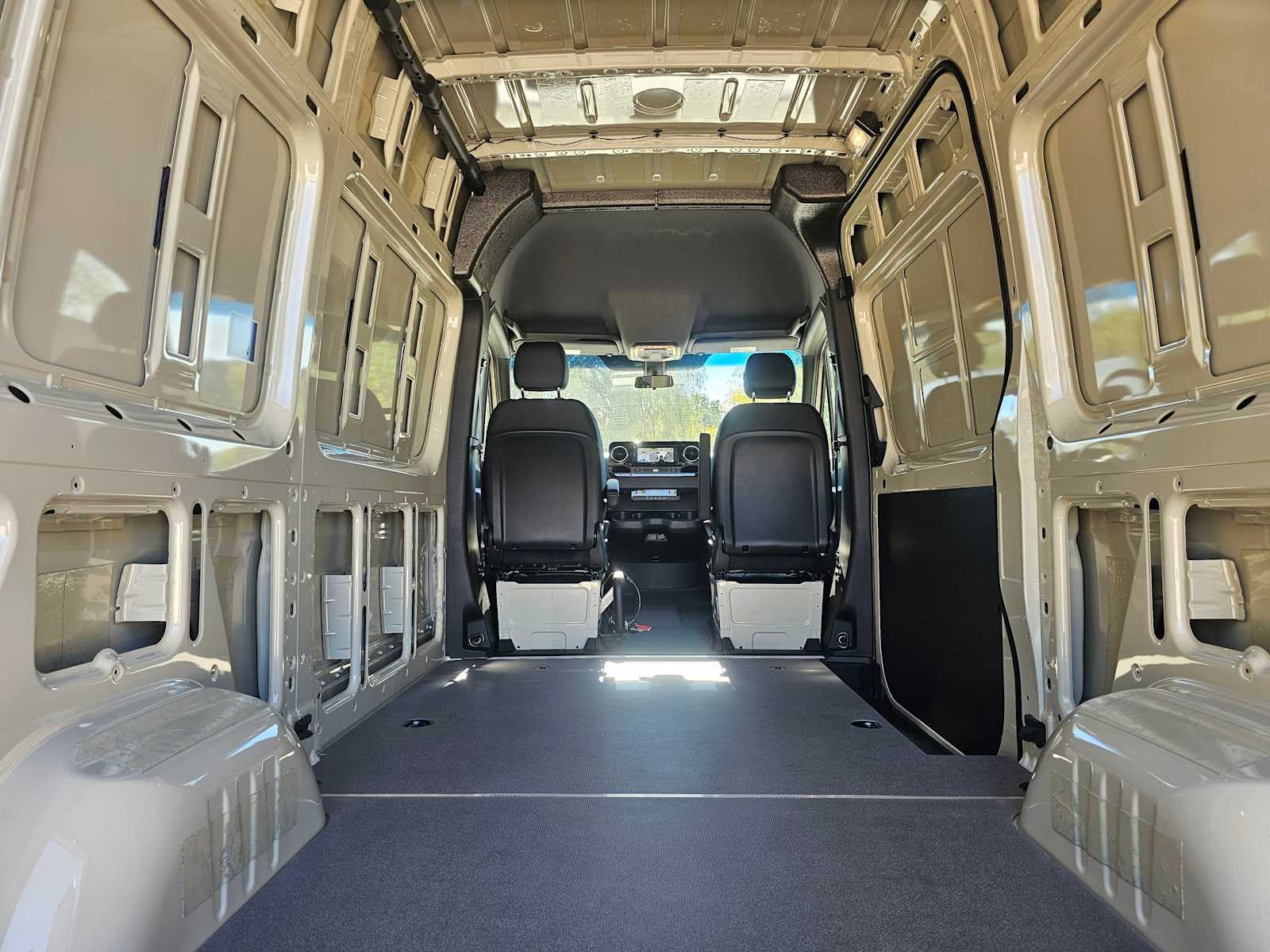 2025 Mercedes-Benz Sprinter 2500 Standard Roof I4 Diesel HO 144" AWD