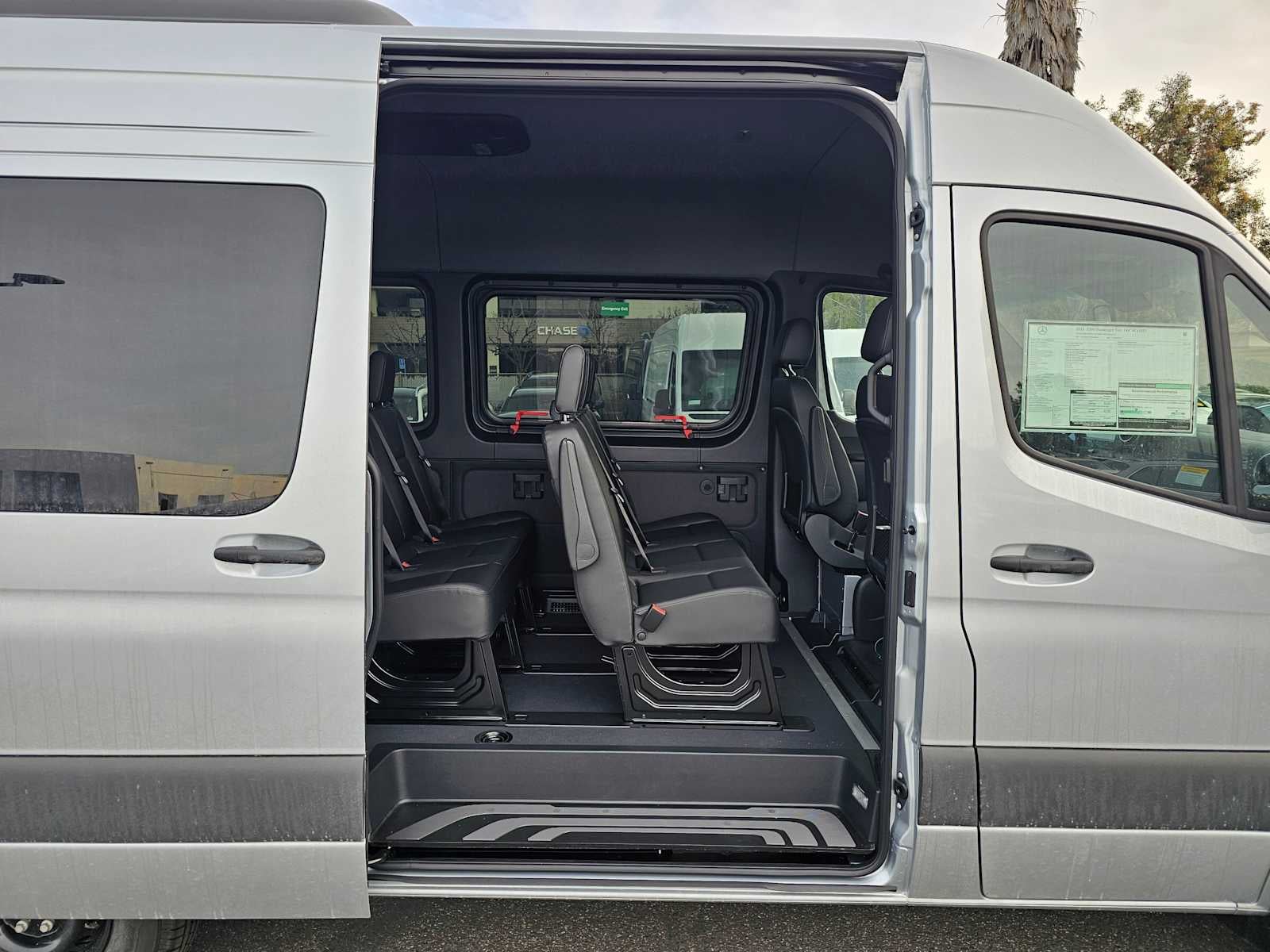 2025 Mercedes-Benz Sprinter 2500 Standard Roof I4 Diesel HO 144" RWD