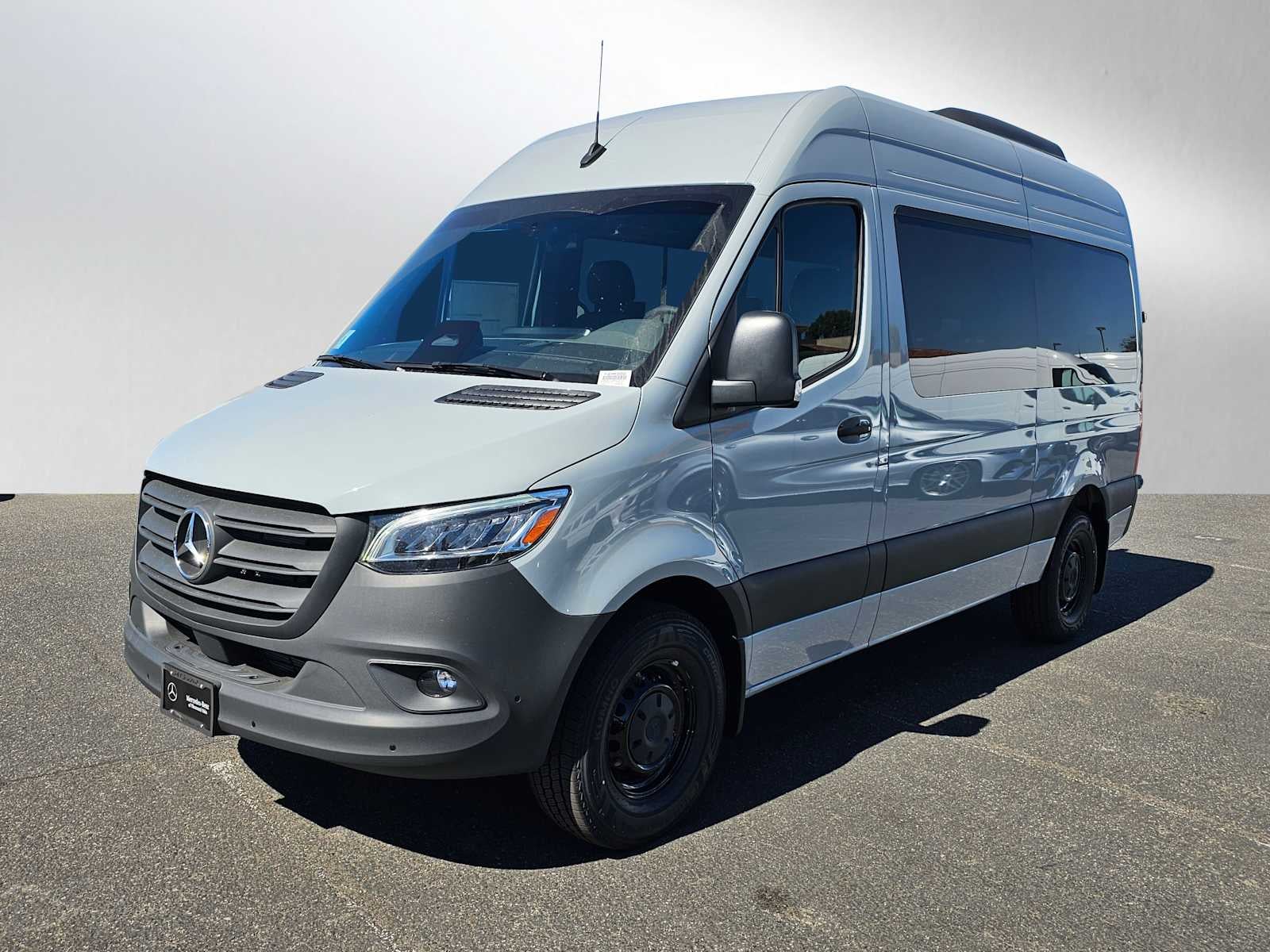 2025 Mercedes-Benz Sprinter 2500 Standard Roof I4 Diesel HO 144" RWD