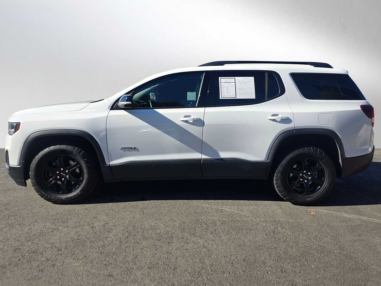 2023 GMC Acadia AT4