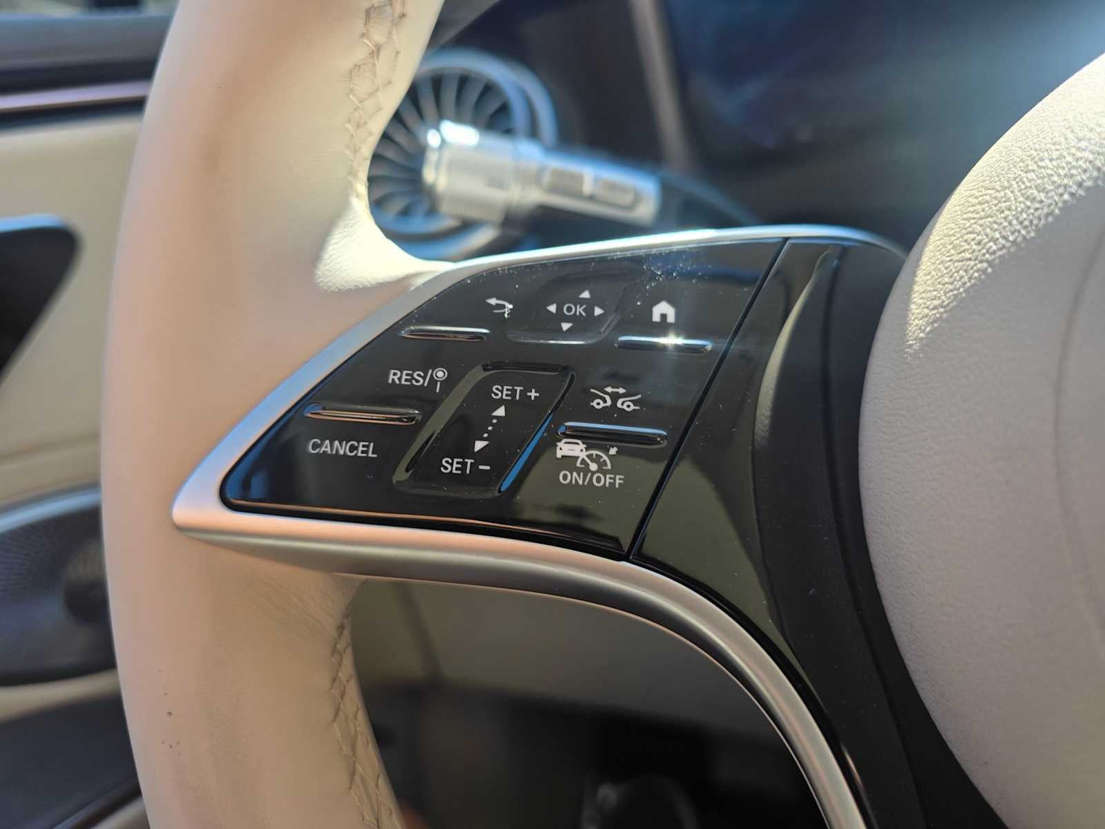 2027 Mercedes-Benz EQS 400 4MATIC® SUV