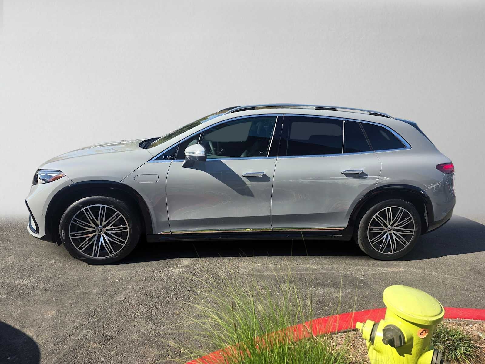 2027 Mercedes-Benz EQS 400 4MATIC® SUV