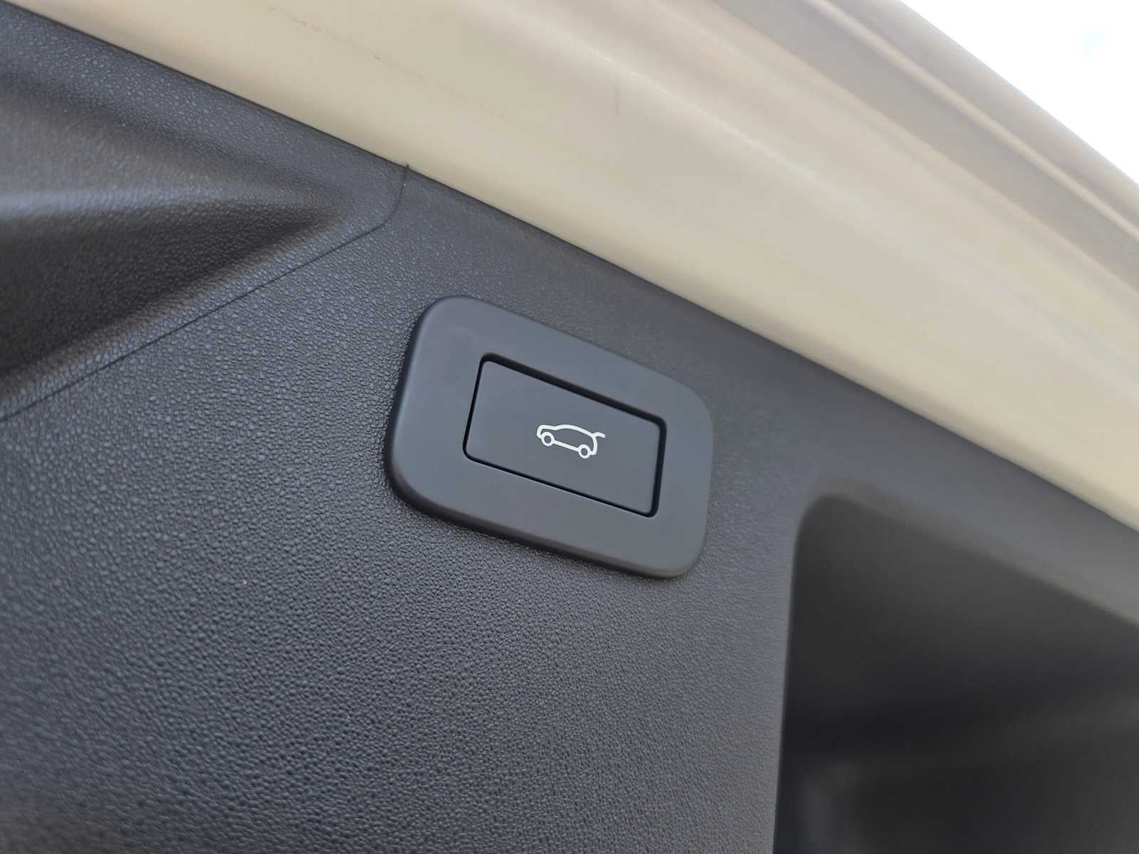 2025 Land Rover Discovery Sport S