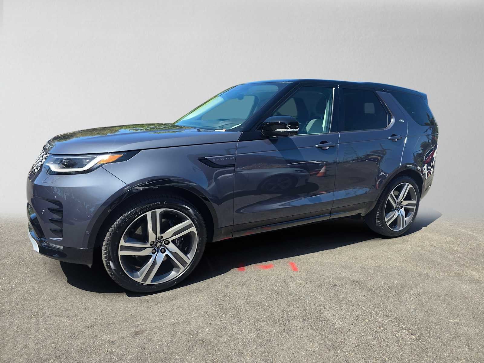 2025 Land Rover Discovery Metropolitan Edition