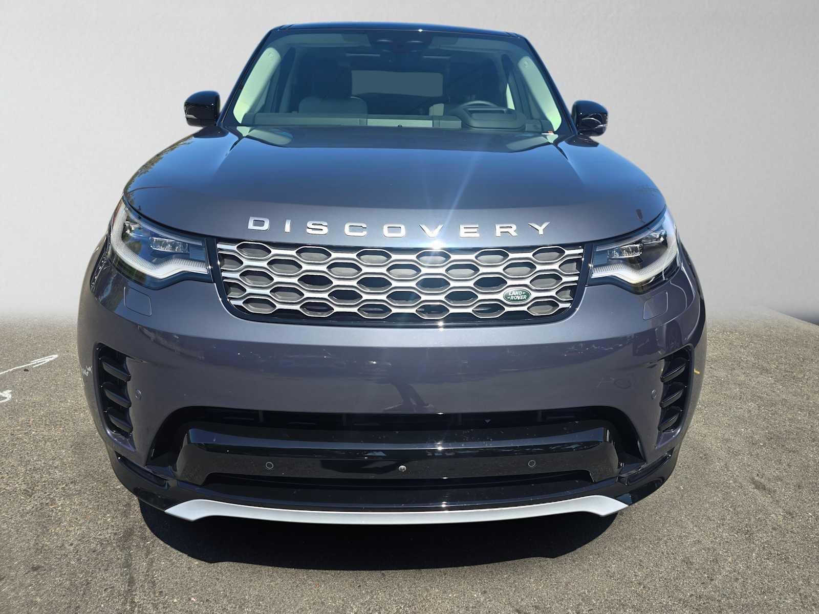 2025 Land Rover Discovery Metropolitan Edition