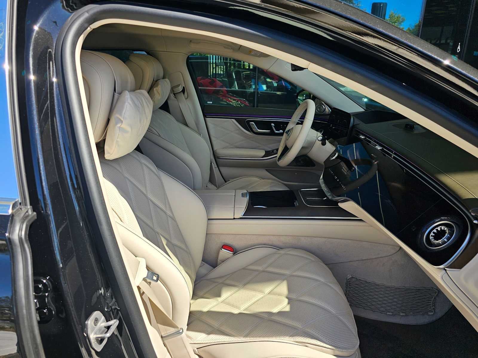 2027 Mercedes-Benz Maybach S 680 4MATIC® Sedan