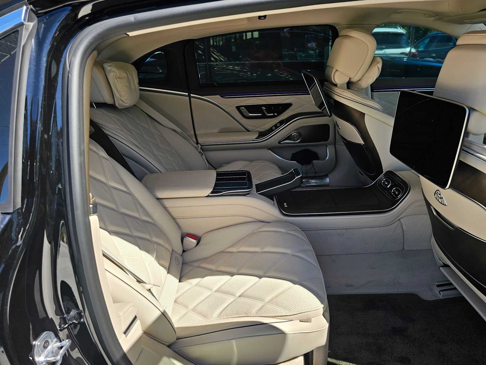 2027 Mercedes-Benz Maybach S 680 4MATIC® Sedan