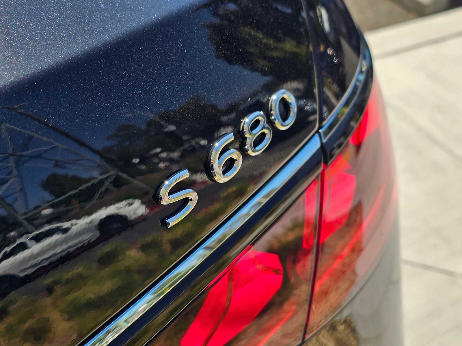 2027 Mercedes-Benz Maybach S 680 4MATIC® Sedan