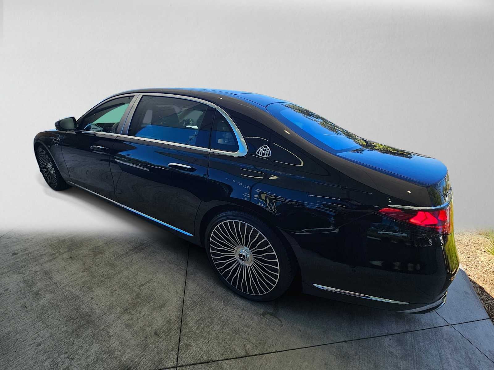 2027 Mercedes-Benz Maybach S 680 4MATIC® Sedan