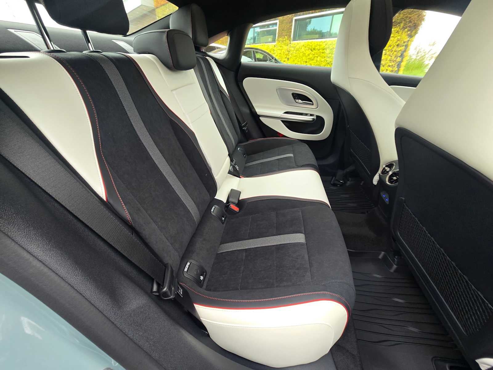 2027 Mercedes-Benz CLA 220 Hybrid FWD