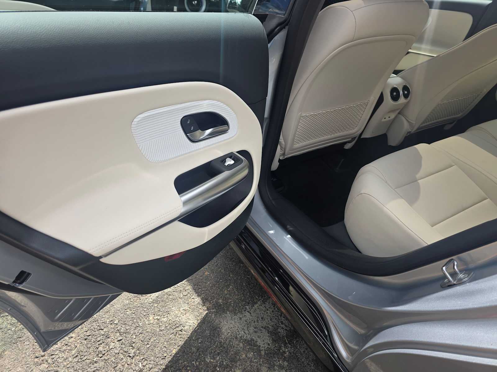 2027 Mercedes-Benz CLA 220 Hybrid FWD