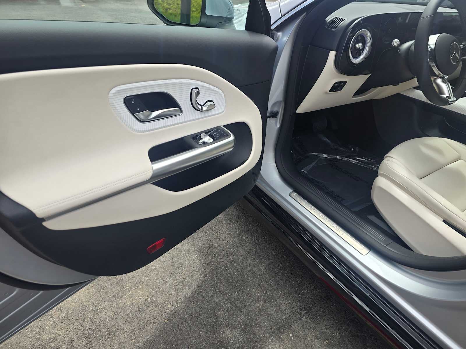 2027 Mercedes-Benz CLA 220 Hybrid FWD