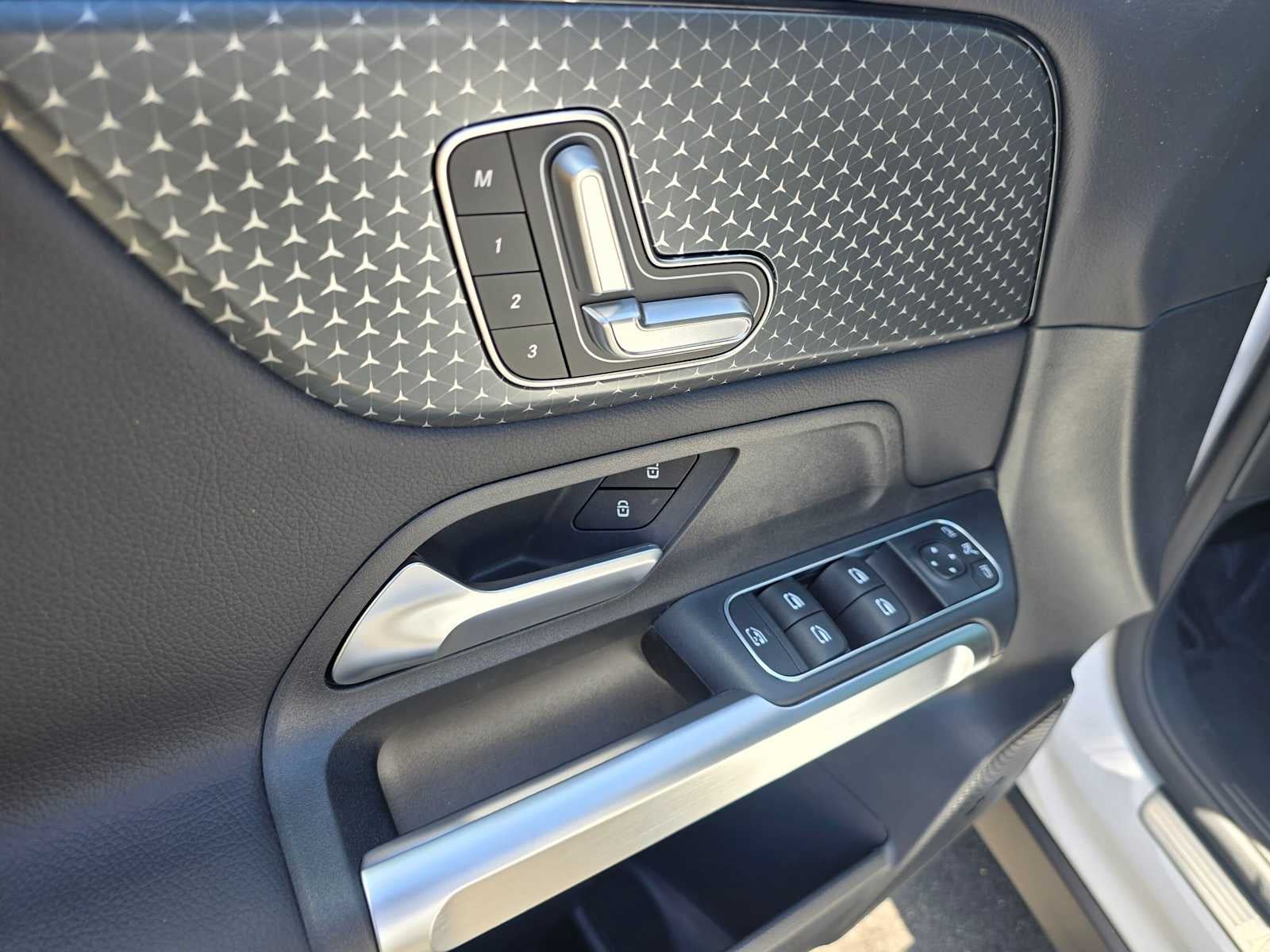2026 Mercedes-Benz GLB 250 SUV