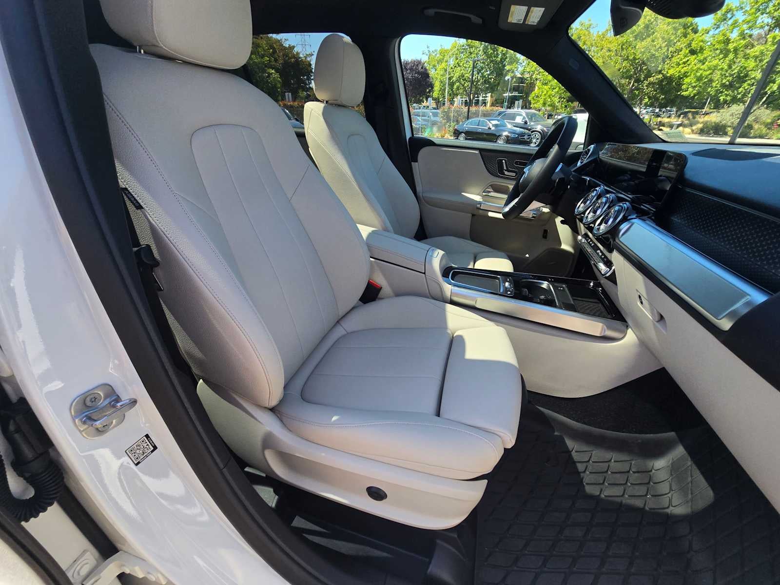 2025 Mercedes-Benz GLB 250 4MATIC® SUV