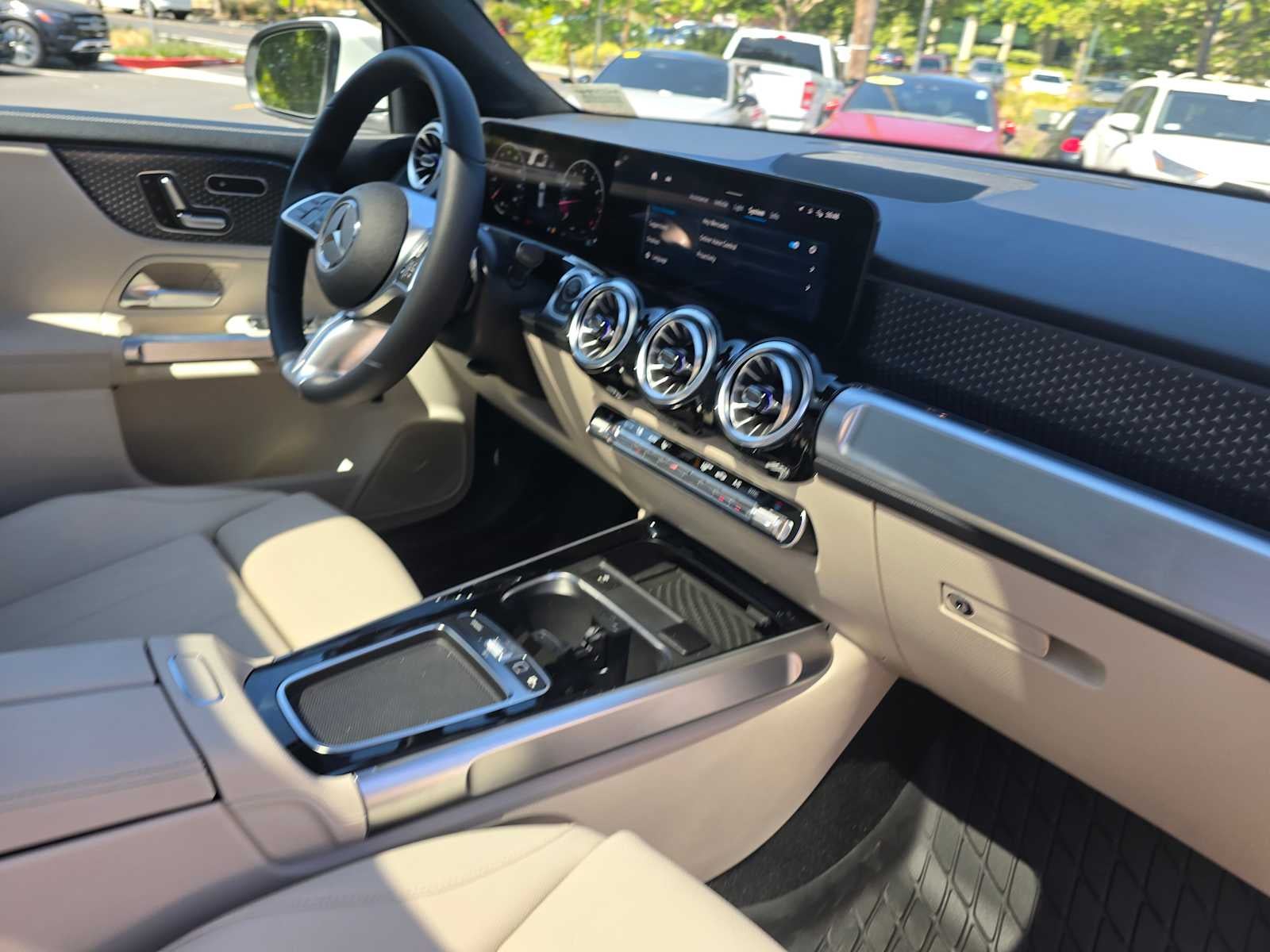 2025 Mercedes-Benz GLB 250 4MATIC® SUV