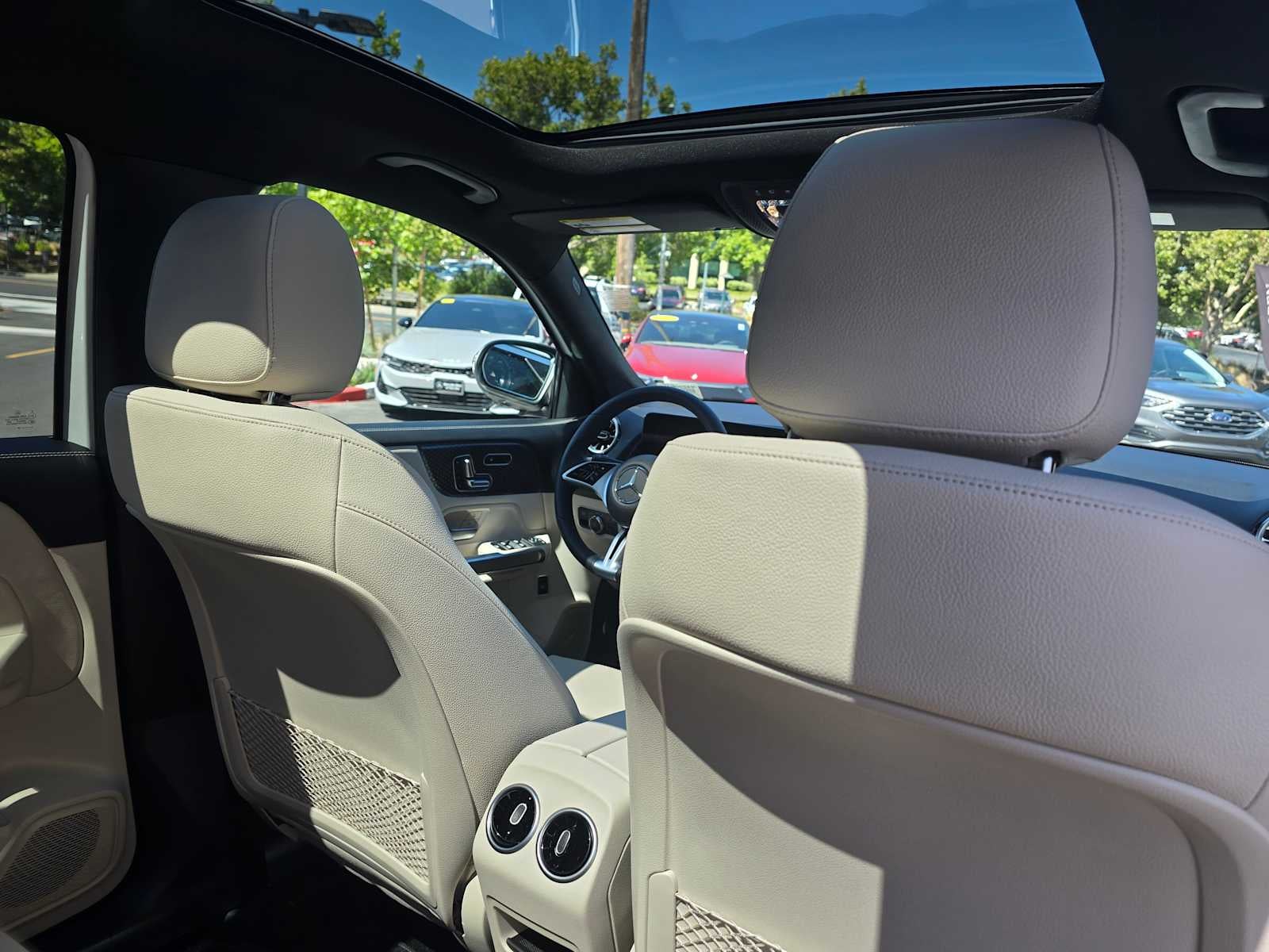 2025 Mercedes-Benz GLB 250 4MATIC® SUV