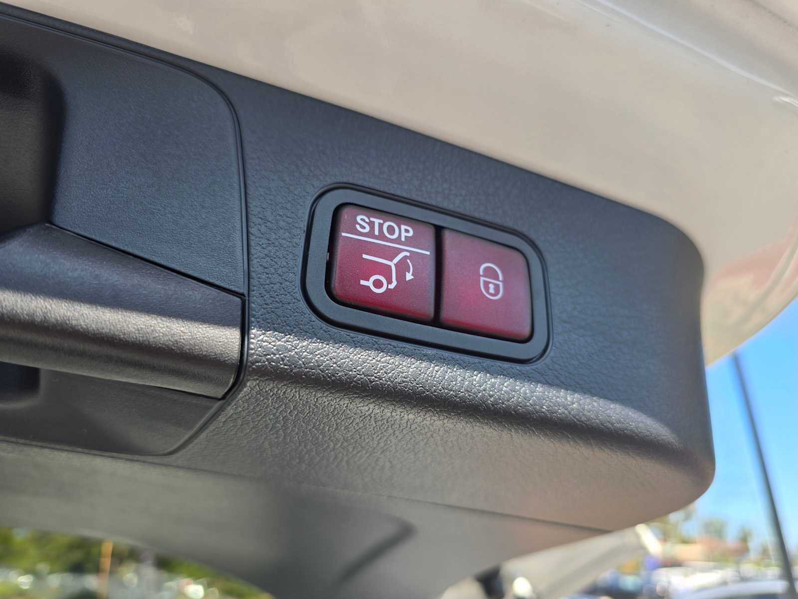 2025 Mercedes-Benz GLB 250 4MATIC® SUV