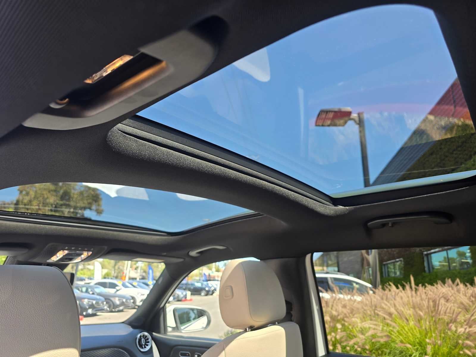 2025 Mercedes-Benz GLB 250 4MATIC® SUV