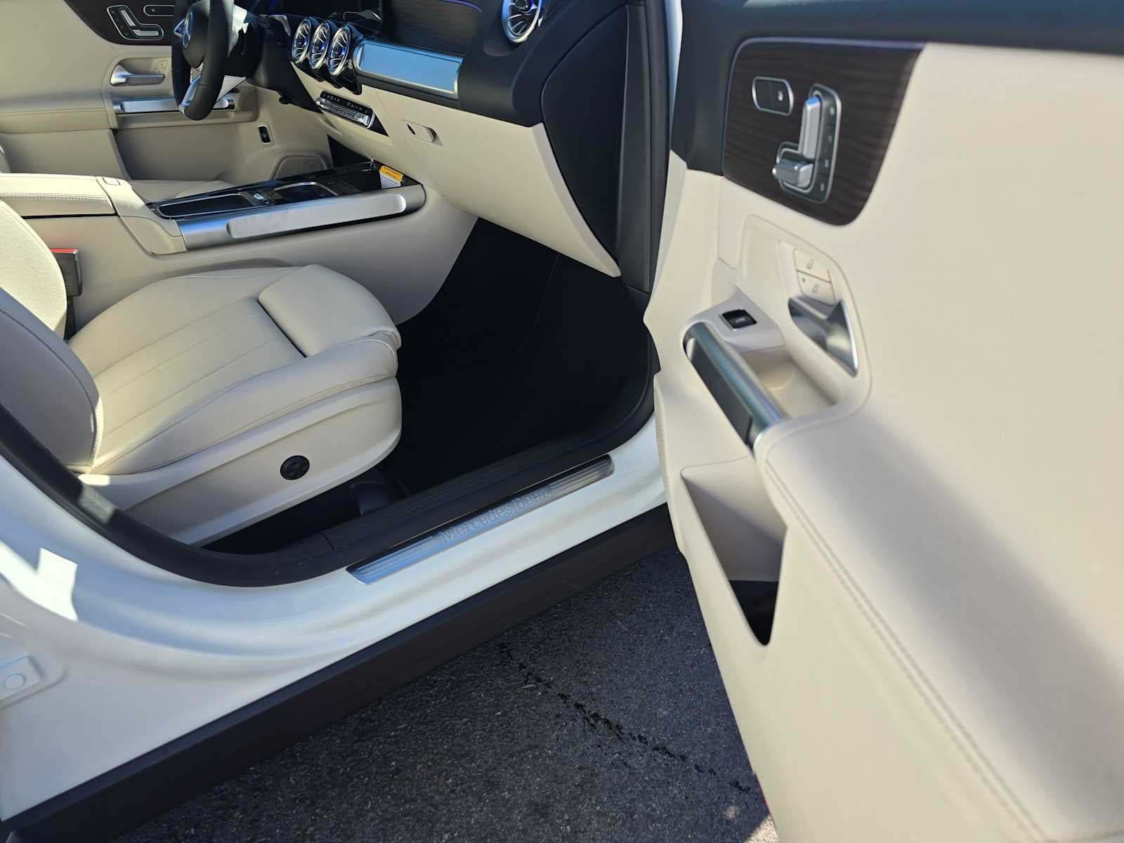 2026 Mercedes-Benz GLB 250 4MATIC® SUV