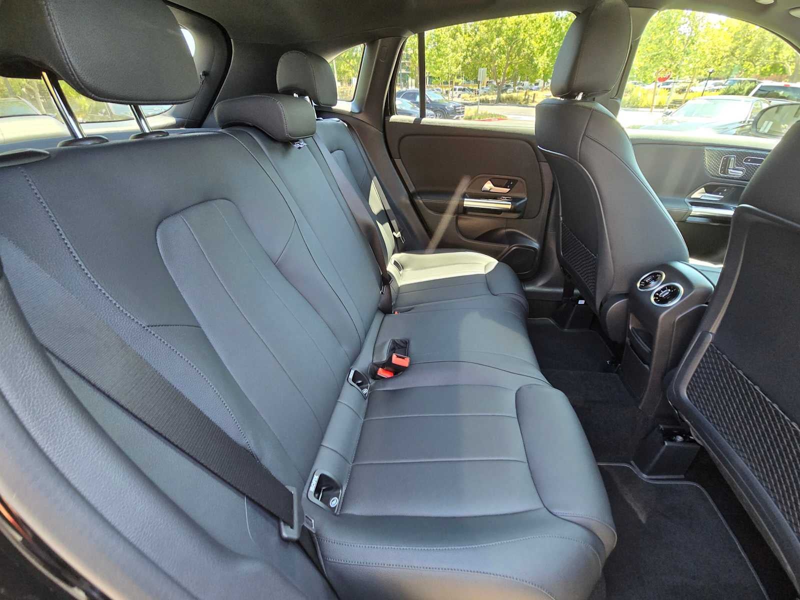 2025 Mercedes-Benz GLA 250 SUV