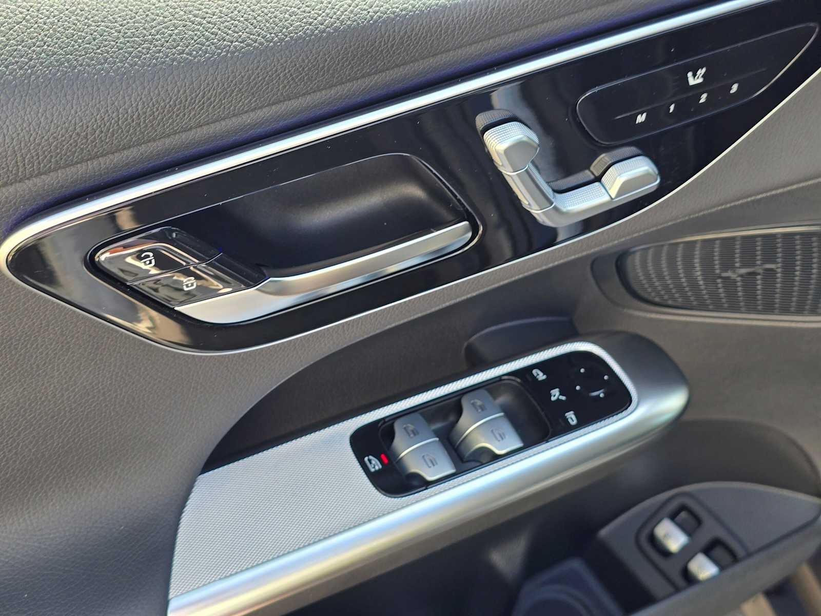 2025 Mercedes-Benz GLC 350e 4MATIC® SUV