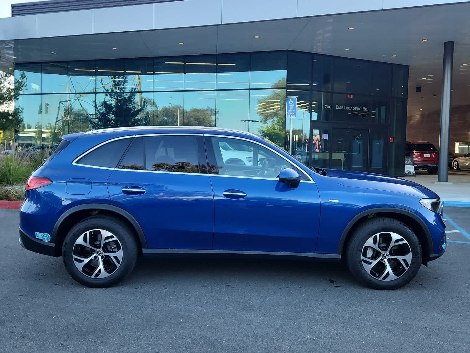 2025 Mercedes-Benz GLC 350e 4MATIC® SUV