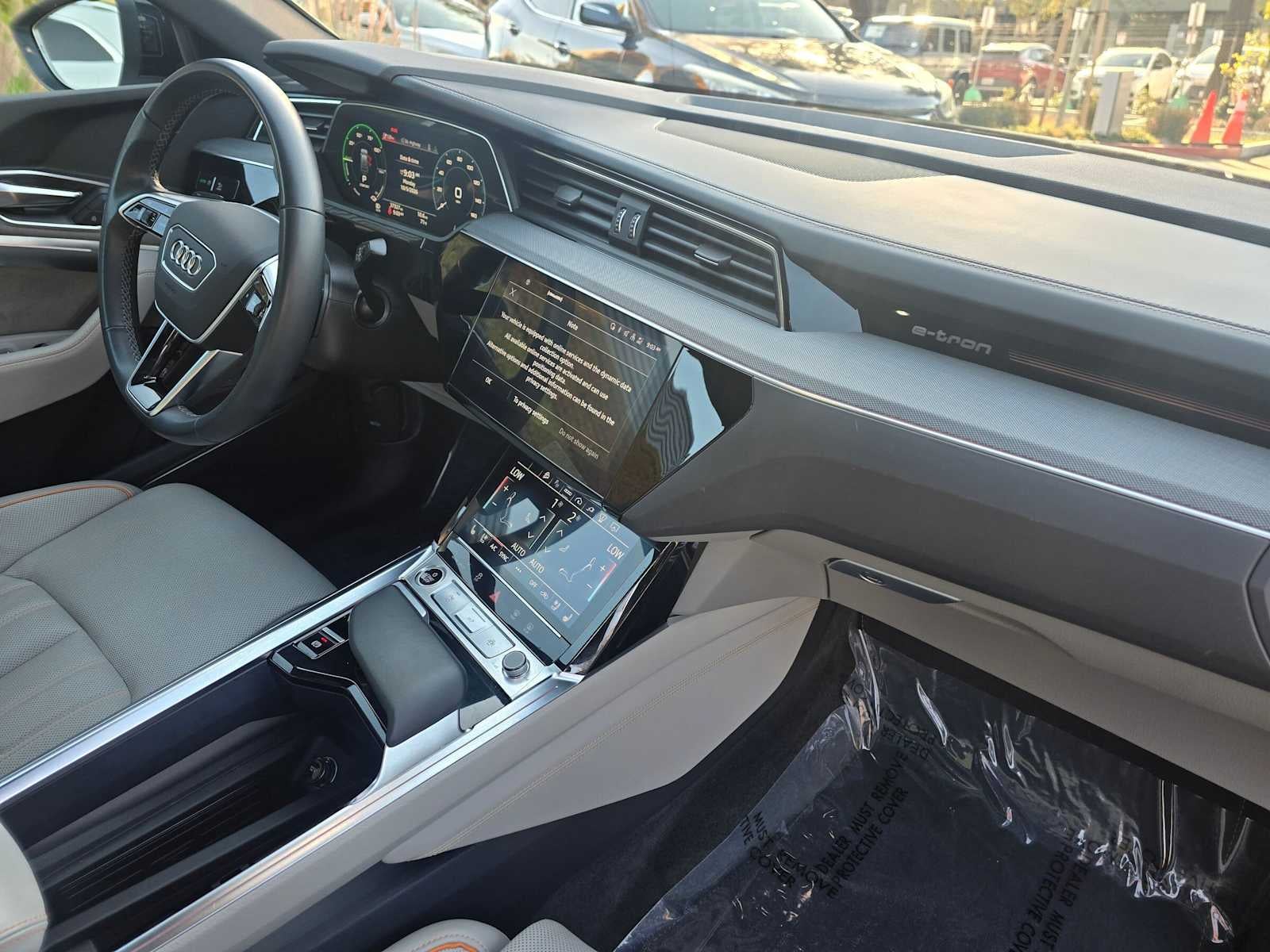 2024 Audi Q8 e-tron Sportback S line Prestige