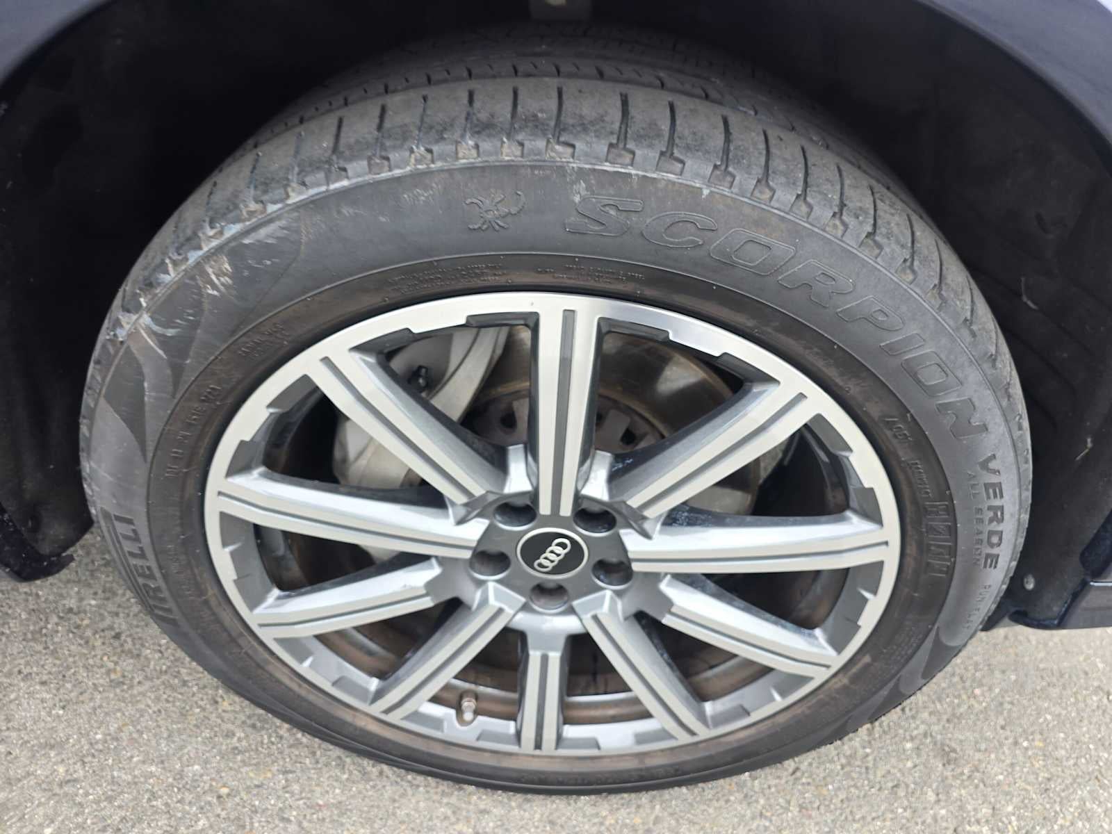 2023 Audi Q7 Premium Plus