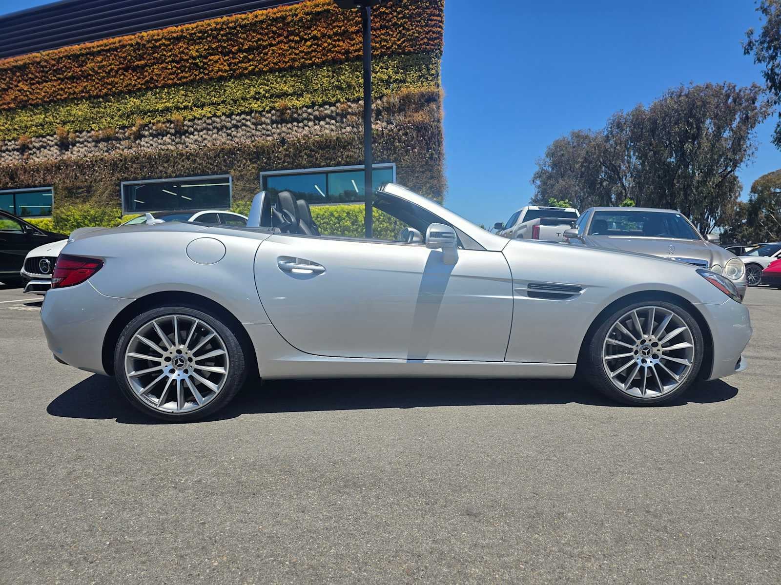 2017 Mercedes-Benz SLC 300 Roadster