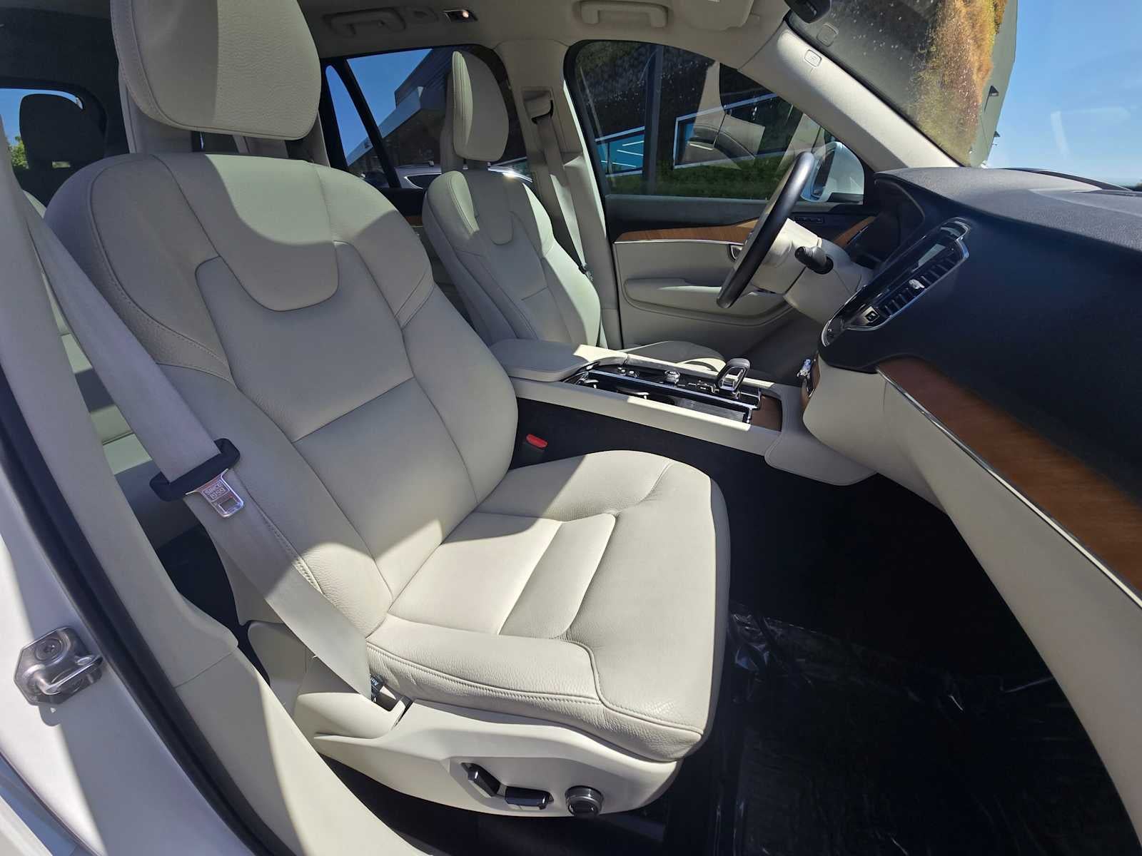2022 Volvo XC90 Recharge Plug-In Hybrid Inscription Expression