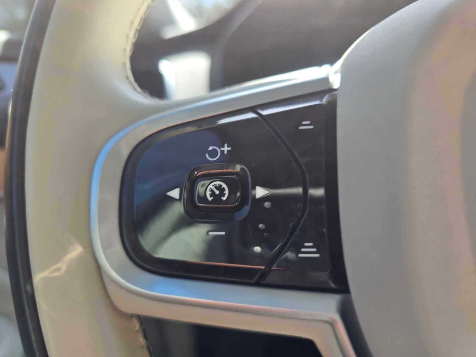 2022 Volvo XC90 Recharge Plug-In Hybrid Inscription Expression